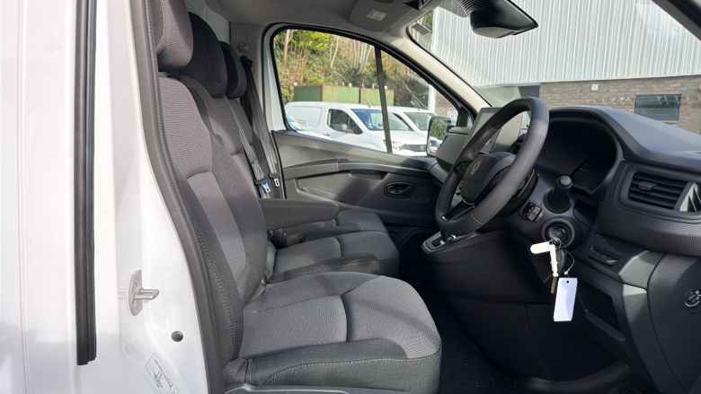 Renault Trafic Swb Diesel SL30 Blue dCi 150 Advance [Safety] Van EAG9